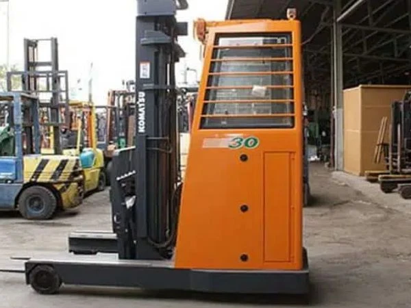 Xe nâng điện đứng lái 3 tấn cũ