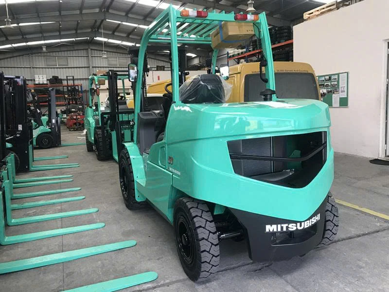 XE NÂNG DẦU MITSUBISHI 5.5 TẤN