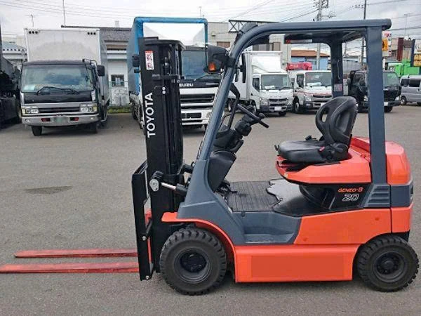 XE NÂNG ĐIỆN 4 BÁNH NGỒI LÁI 1.5 TẤN CŨ