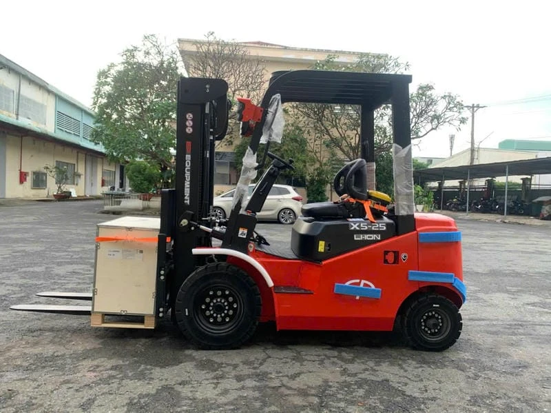 Xe Nâng Điện 2.5 Tấn EFX5-251 Lithium 80V/280Ah Nâng 3m